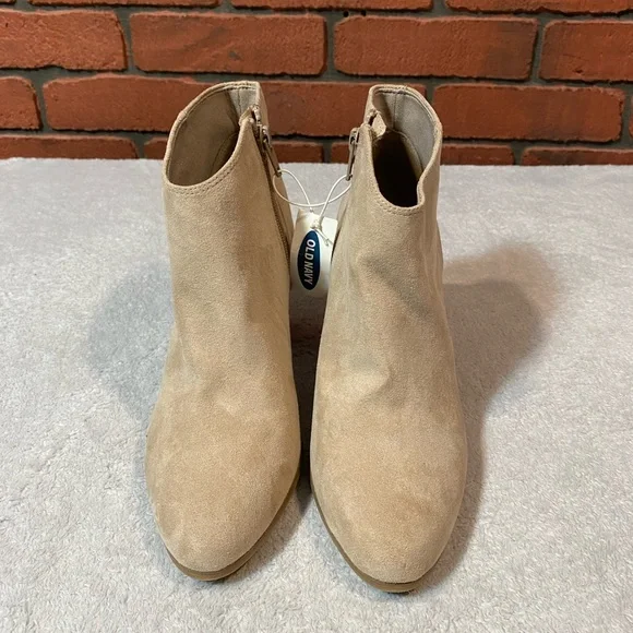 Old Navy Shoes Old Navy Womens Suede Almond Toe Zipper Ankle